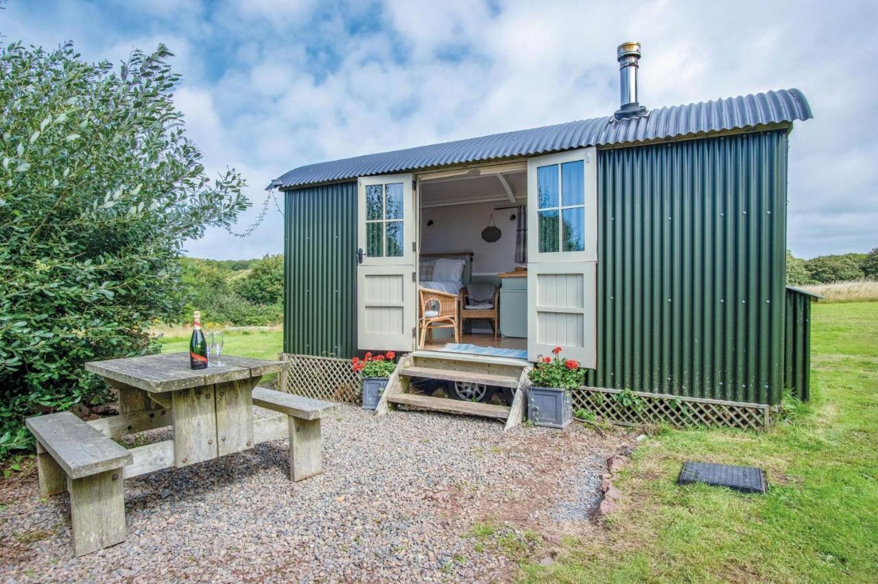 Haven View - 1 Bedroom Shepherds Hut - St Ishmaels Saint Ishmaels  Екстер'єр фото