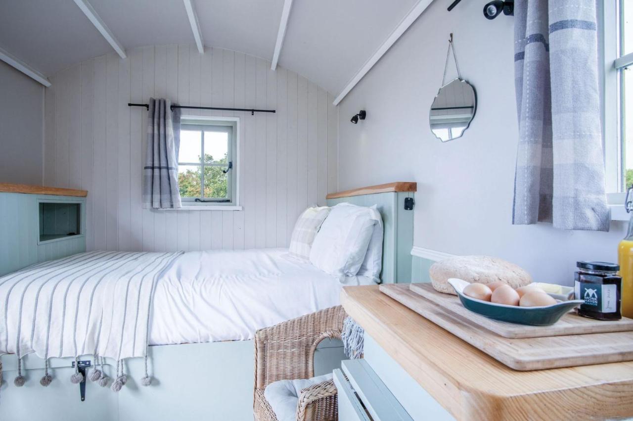 Haven View - 1 Bedroom Shepherds Hut - St Ishmaels Saint Ishmaels  Екстер'єр фото