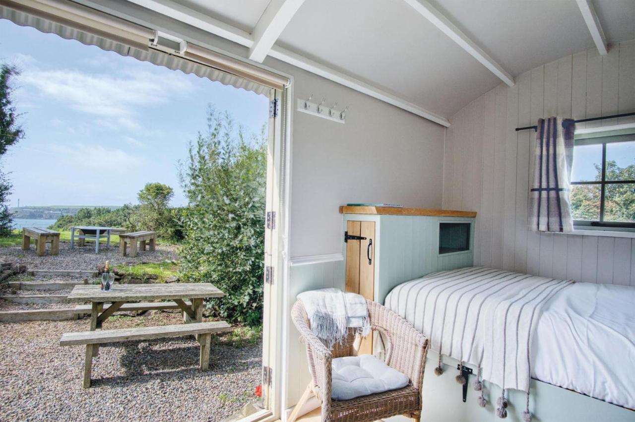 Haven View - 1 Bedroom Shepherds Hut - St Ishmaels Saint Ishmaels  Екстер'єр фото