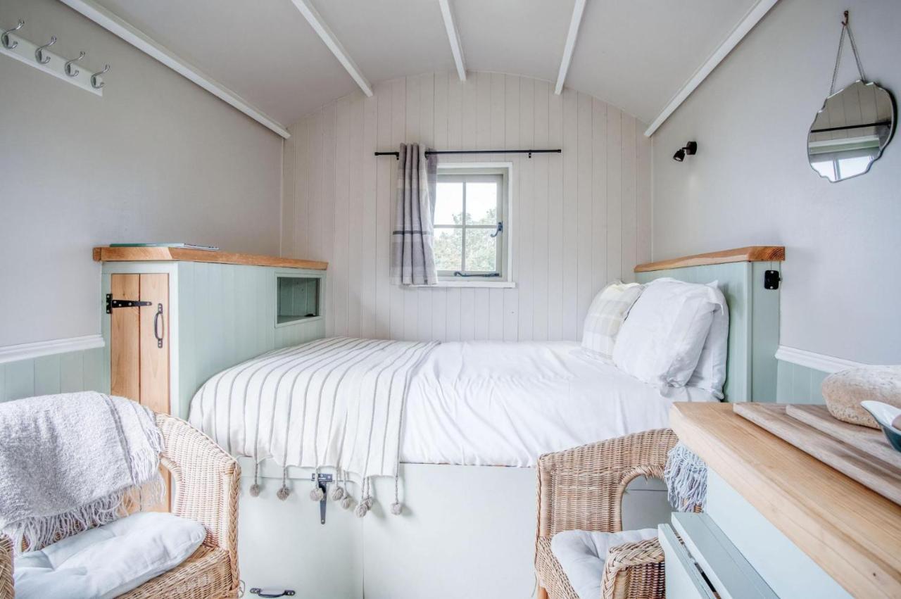 Haven View - 1 Bedroom Shepherds Hut - St Ishmaels Saint Ishmaels  Екстер'єр фото
