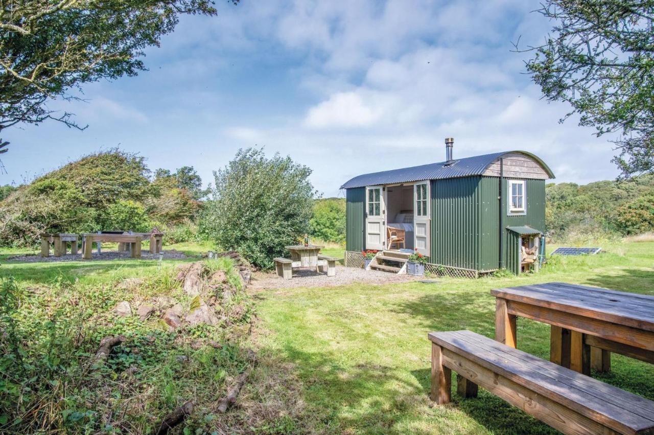 Haven View - 1 Bedroom Shepherds Hut - St Ishmaels Saint Ishmaels  Екстер'єр фото